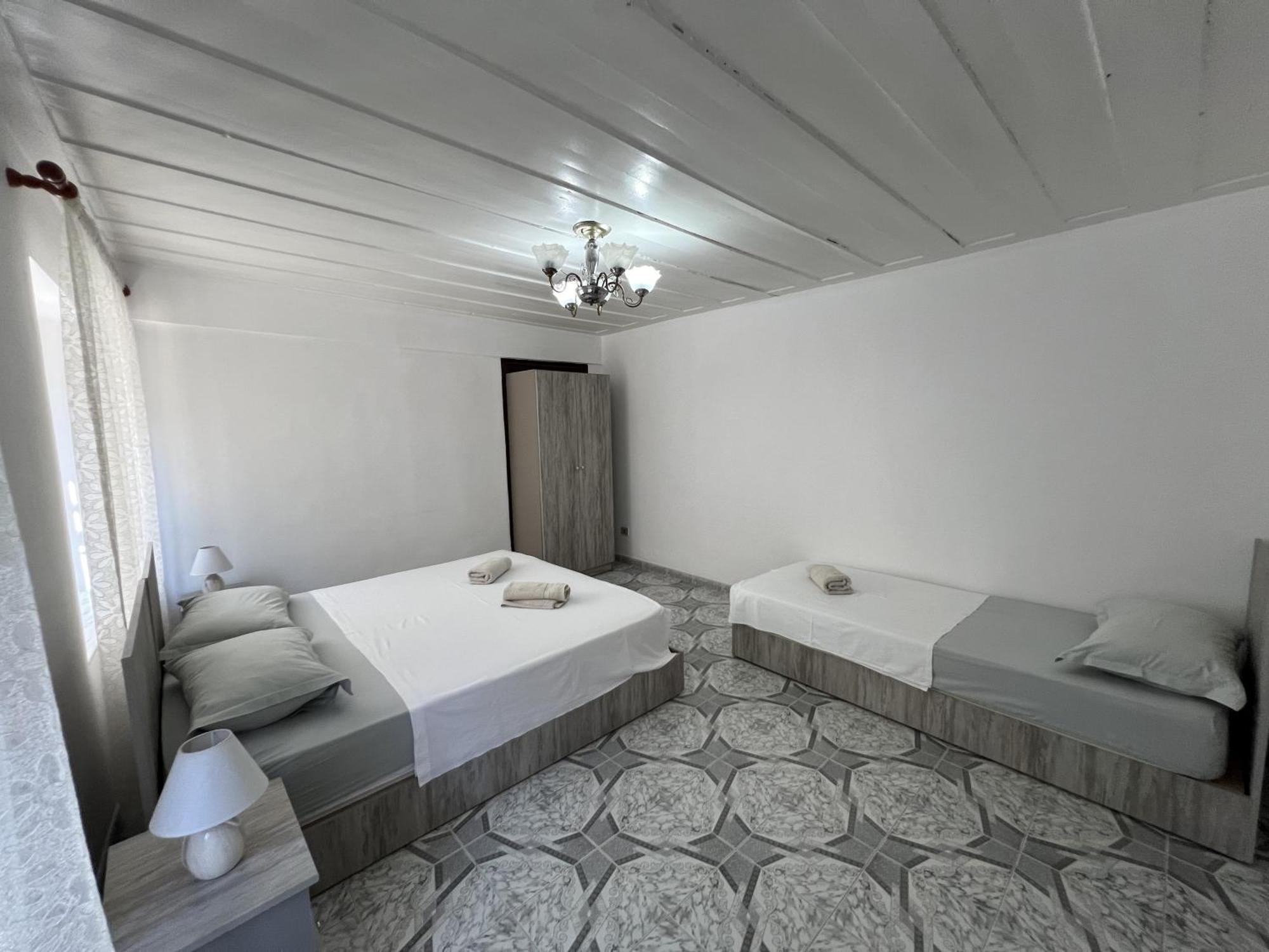Onetwosleep Guesthouse Шкодер Экстерьер фото