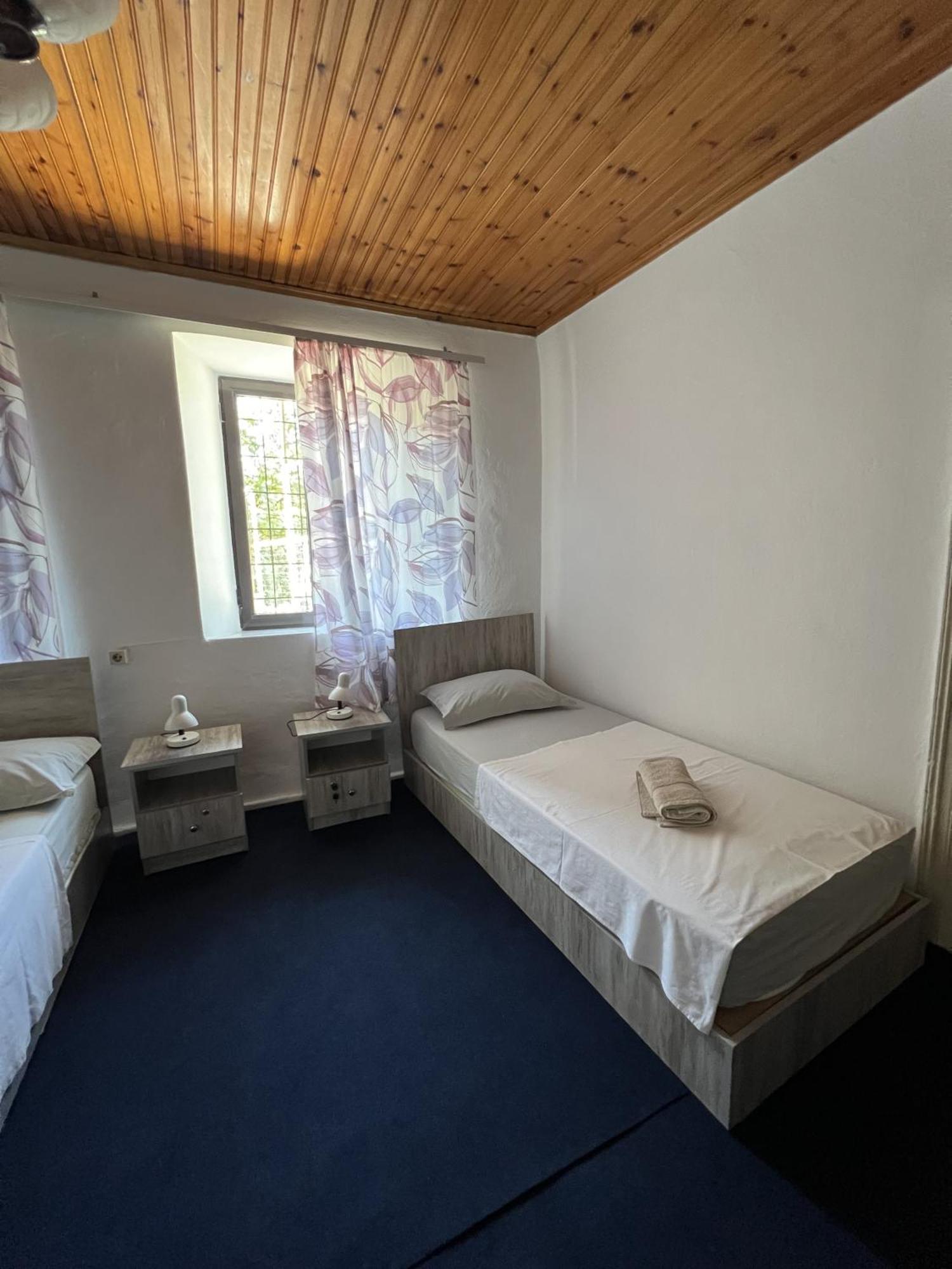 Onetwosleep Guesthouse Шкодер Экстерьер фото