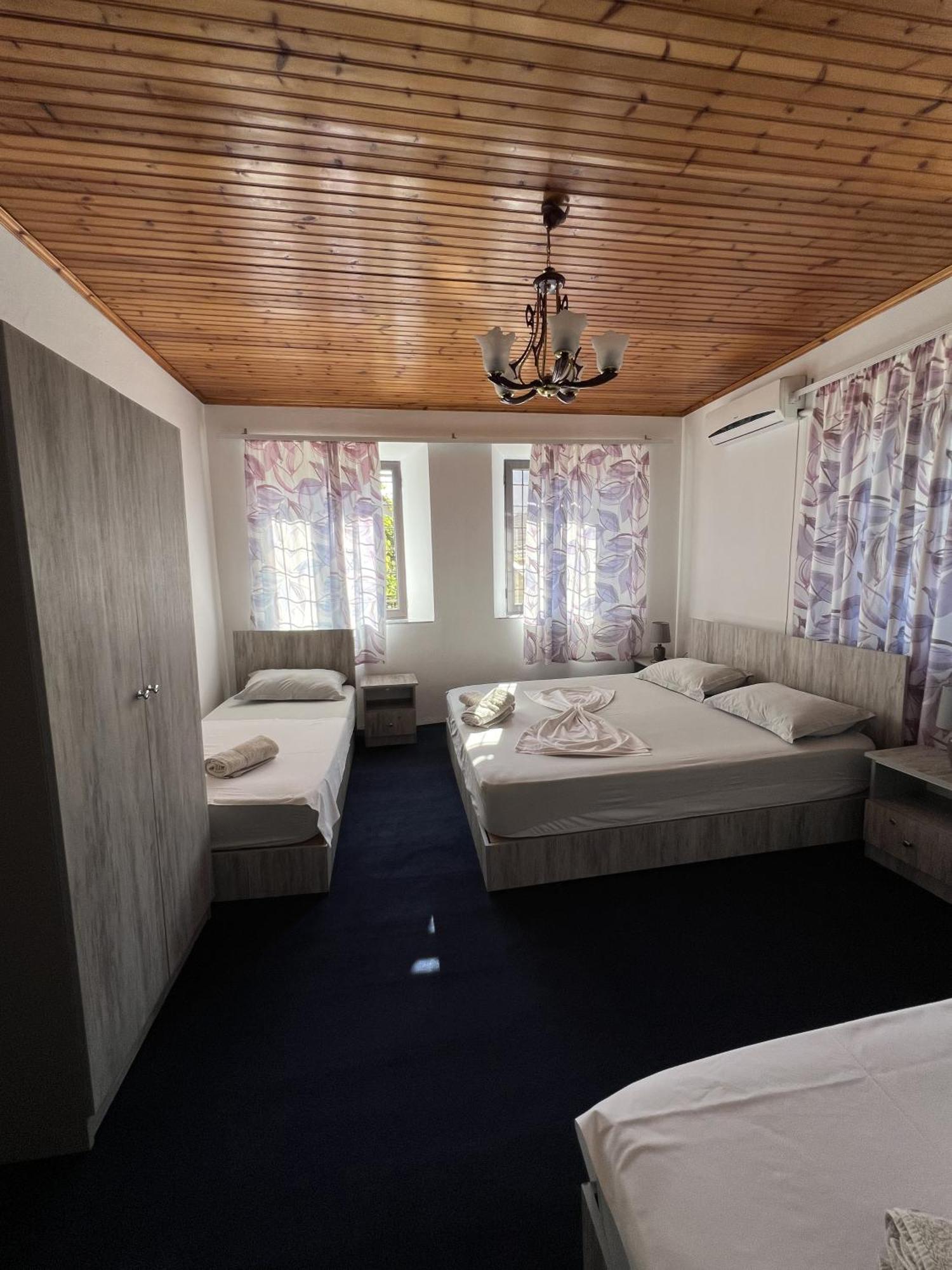 Onetwosleep Guesthouse Шкодер Экстерьер фото
